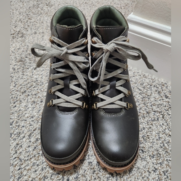 Chaco Green Hiking Boots Weatherproof Women's 9 - Picture 2 of 8